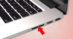 ¿Para qué sirve la misteriosa ranura que se encuentra al costado de algunas laptops?