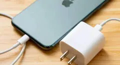 ¿Cómo se debe cargar por primera vez un iPhone?