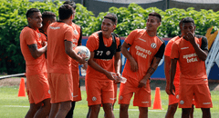 Llegaron como prometedores recambios, pero no completan un partido con Universitario