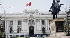 Grietas en el nuevo régimen, por Juan De la Puente