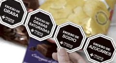 Congreso aprueba que productos importados lleven octógonos en stickers en vez de indelebles
