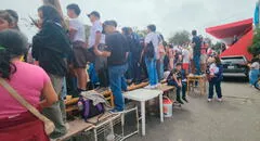 ¡No se quisieron perder el Desfile Militar!: familia pagó hasta 30 soles por alquiler de mesas