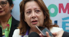 Gobierno pide renuncia a ministra de Educación