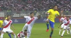 ¿Raúl Ruidíaz fue el verdadero culpable del gol de Marquinhos? Así fue el tanto de Brasil