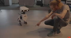Disney presenta un simpático robot que planea usar en sus parques de atracciones