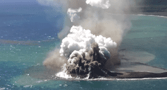 Nueva isla emerge en el océano Pacífico tras erupción de volcán submarino