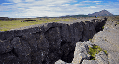 ¿Por qué Islandia se está partiendo en 2 desde hace 33 millones de años?