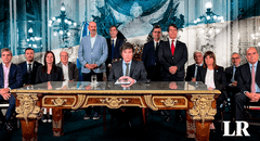 Javier Milei presenta un decreto para privatizar todas las empresas del Estado argentino