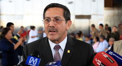 Ministro de Defensa niega que armamento usado en Ecuador sea de FF. AA. del Perú