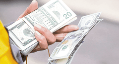 Analistas económicos ahora esperan que el dólar se ubique en S/3,75