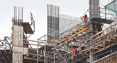 Existen 2.298 obras paralizadas en todo el Perú