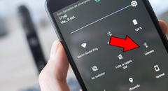 ¿Qué pasa si mantienes pulsado el botón de linterna que todos los teléfonos tienen?