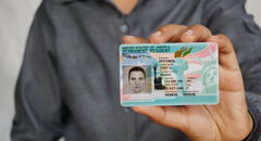 ¿Pensando en la Green Card de EE. UU.? Costos y proceso explicados