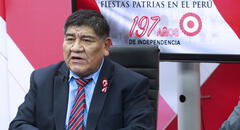 Congreso reúne firmas para censurar al ministro Rómulo Mucho por falta de idoneidad