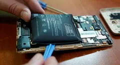 ¿Por qué la batería de tu teléfono se hincha como globo y qué debes hacer si esto sucede?