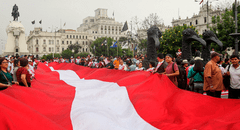 La movilización social es la única salida a la actual crisis política, aseguran especialistas
