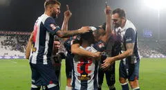 Logró el bicampeonato con Alianza Lima, no le renovaron y ahora la rompe en Europa