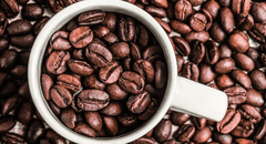 El país con mayor producción de café está en Sudamérica: no es Colombia y produce 70 millones de sacos al año