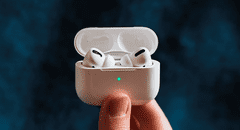 ¿La caja de carga de tus AirPods muestra distintos colores? Te explicamos qué significa cada uno