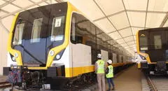 Los dos trenes que esperan en el norte y sur chico