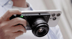 ¿Tu teléfono no toma buenas fotos? Este accesorio convierte tu smartphone en una cámara profesional