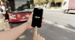 ¿Cómo cancelar un taxi de Uber que no se mueve o se aleja de tu ubicacón, sin que debas pagar la multa?