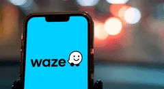 Aplica este ajuste para que la app de Waze te dé indicaciones con tu voz mientras conduces