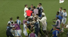 Jugadores de Argentina y Francia se pelearon en el campo tras final del partido por los Juegos Olímpicos 2024