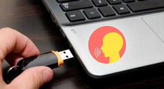¿Tienes una memoria USB? Así puedes hacer que tu PC 'hable' cuando la conectas o desconectas