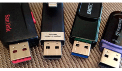 ¿Para qué sirven los 2 agujeros en las memorias USB? Conoce su función que nadie sabe