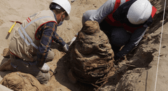 Hallazgo en Perú: arqueólogos desentierran fardos funerarios de más de 800 años de antigüedad en Ica