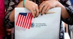 BUENAS NOTICIAS de USCIS 2024 para inmigrantes que podrán tener la ciudadanía en Estados Unidos sin saber INGLÉS