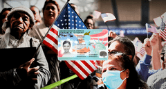 Pésimas noticias para inmigrantes con Green Card: podrías perder la residencia permanente y ser deportado por estos motivos