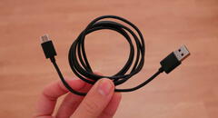 ¿Por qué no debes enrollar el cable de carga de tu celular? Esta es la forma correcta de guardarlo