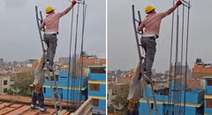 Obreros dejan atónitos a usuarios al usar escalera en techo de vivienda: “Irresponsable”