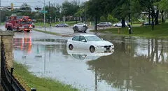 El norte de Texas enfrenta amenaza de lluvias, inundaciones repentinas y posibles tornados, según NWS