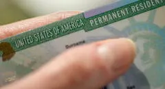 Green Card 2025: los "inmigrantes especiales" que podrán obtener la residencia permanente en Estados Unidos