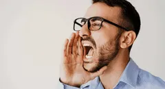 Psicología explica por qué algunas personas tienen un tono de voz demasiado alto: ¿qué significa?