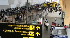 Éxodo de peruanos por inseguridad y falta de empleo: más de 368.000 compatriotas llevarían un año sin retornar