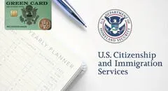 ¡Mucha atención, inmigrante en Estados Unidos! USCIS precisa las maneras de solicitar tu Green Card