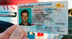 Licencias de conducir para inmigrantes en California bajo amenaza: esto es lo que podría ocurrir