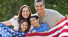 Atención, inmigrantes: cuánto tiempo demora conseguir la Green Card para familias en Estados Unidos, según USCIS