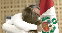 Dina Boluarte teme caída de su Gobierno antes del 2026 y defiende a Juan José Santiváñez