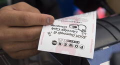 Un jugador de California gana el jackpot de Powerball de US$526,5 millones con estos números del boleto