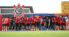 Corinthians va por otro peruano: nuevo DT autorizó al club para negociar fichaje de jugador de la selección peruana