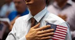 Buenas noticias para inmigrantes en EEUU: nuevo proyecto de ley abriría un camino hacia la ciudadanía americana para trabajadores de este sector