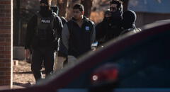 Nueva redada de ICE: agentes arrestaron a 5 inmigrantes y 2 menores de Guatemala en operativo en lugares de trabajo