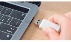 Muchos tienen una memoria USB en su hogar, pero pocos saben para qué sirven los agujeros en su parte metálica