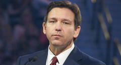 Florida: Ron DeSantis firma 2 nuevas leyes contra el abandono y crueldad animal con sanciones penales y multas para los infractores