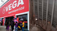 Extorsionadores detonan explosivo en los exteriores del supermercado Vega en SMP: explosión afectó a un negocio cercano